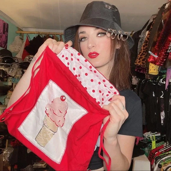 Early 2000s Ice cream backpack - Picture 2 of 11